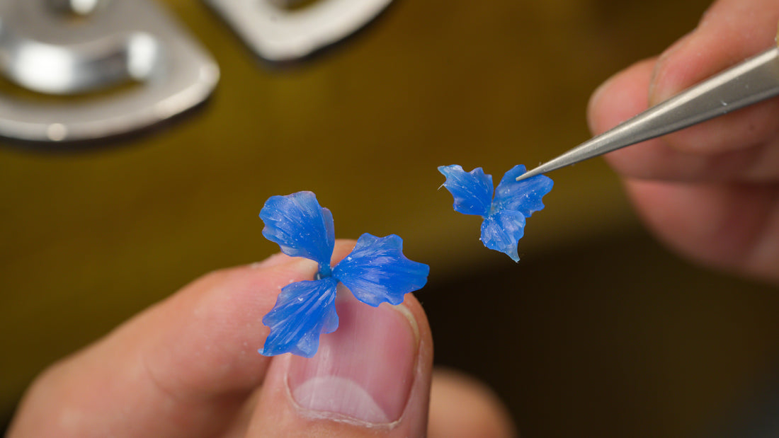 Handcrafted vs Machine-Crafted Iris Jewelry Which is Superior
